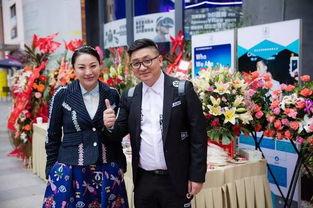 娱乐吃瓜女老板